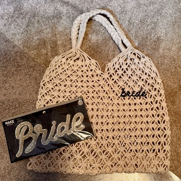 Bridal Accessories Set with Medium Robe, size 9 Slippers, Heart Sunglasses … - Picture 5 of 7